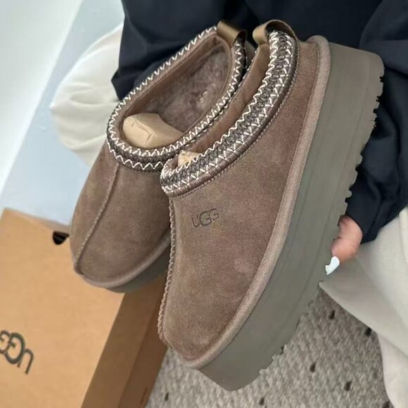 UGG Tazz Platform Shearling Lined Slipper - Picture 2 of 9